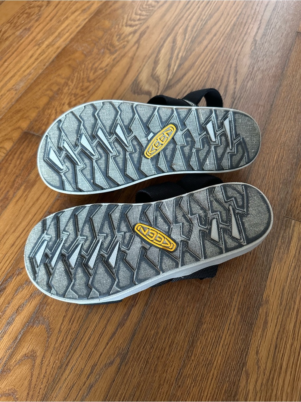 Like-New KEEN Strappy Black Sandals - Women’s 7 (US) - Picture 8 of 10
